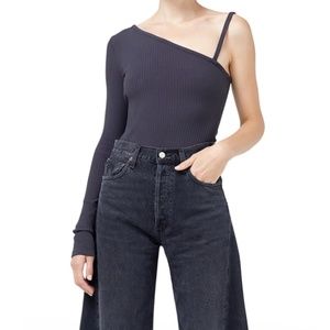 NWT $118 AGOLDE Mika One-Sleeve Asymmetric Bodysuit in Fossil - size Large!